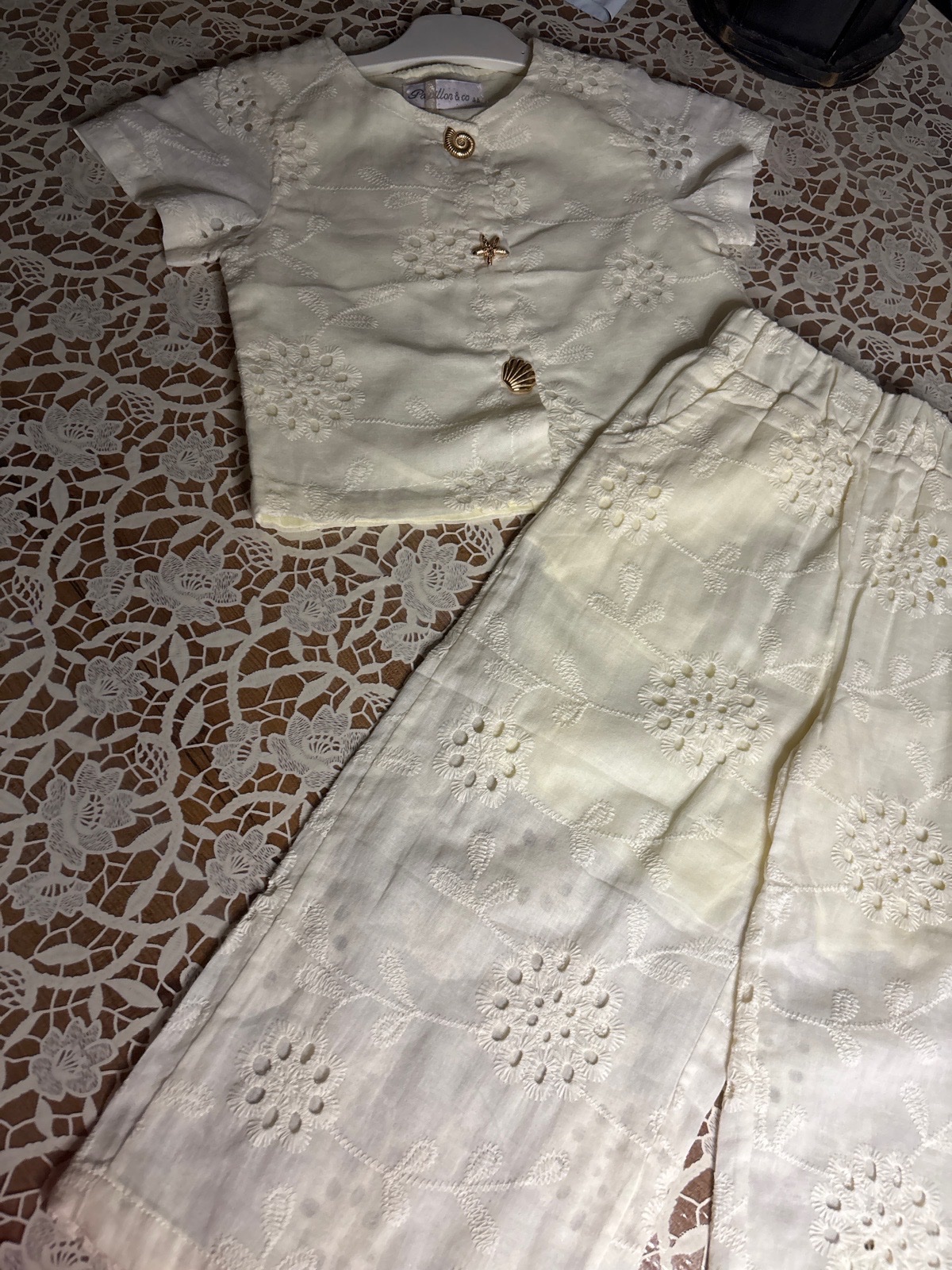 Set jaune pastel broderie anglaise 