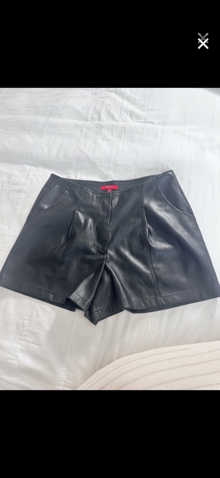 Short cuir guess taille M