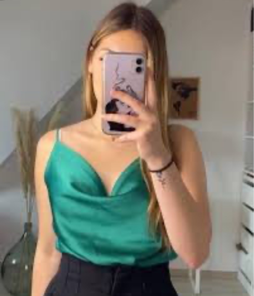Top vert satinee sans dos taille s/M