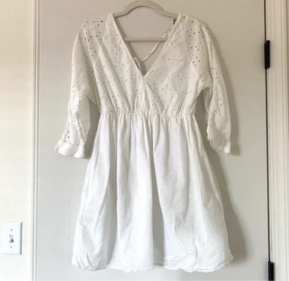 Robe blanche brodée zara taille S/Xs