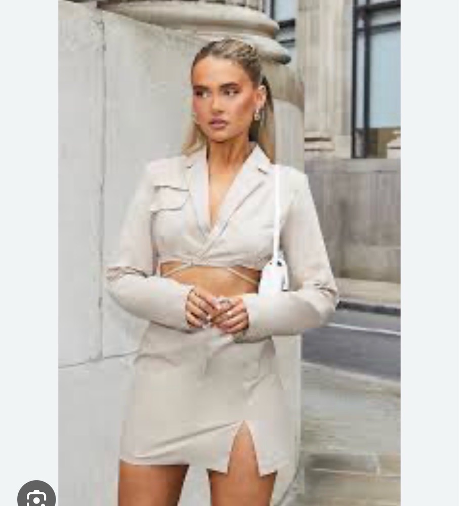 Robe taille S prettylittlething