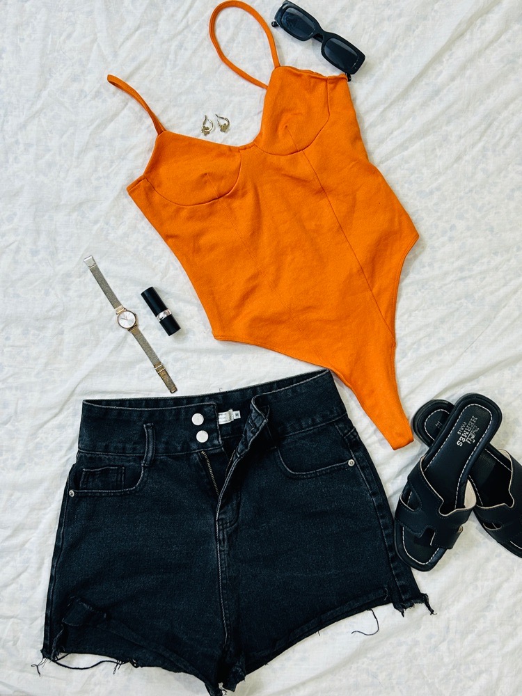 Lots taille M short et body bershka