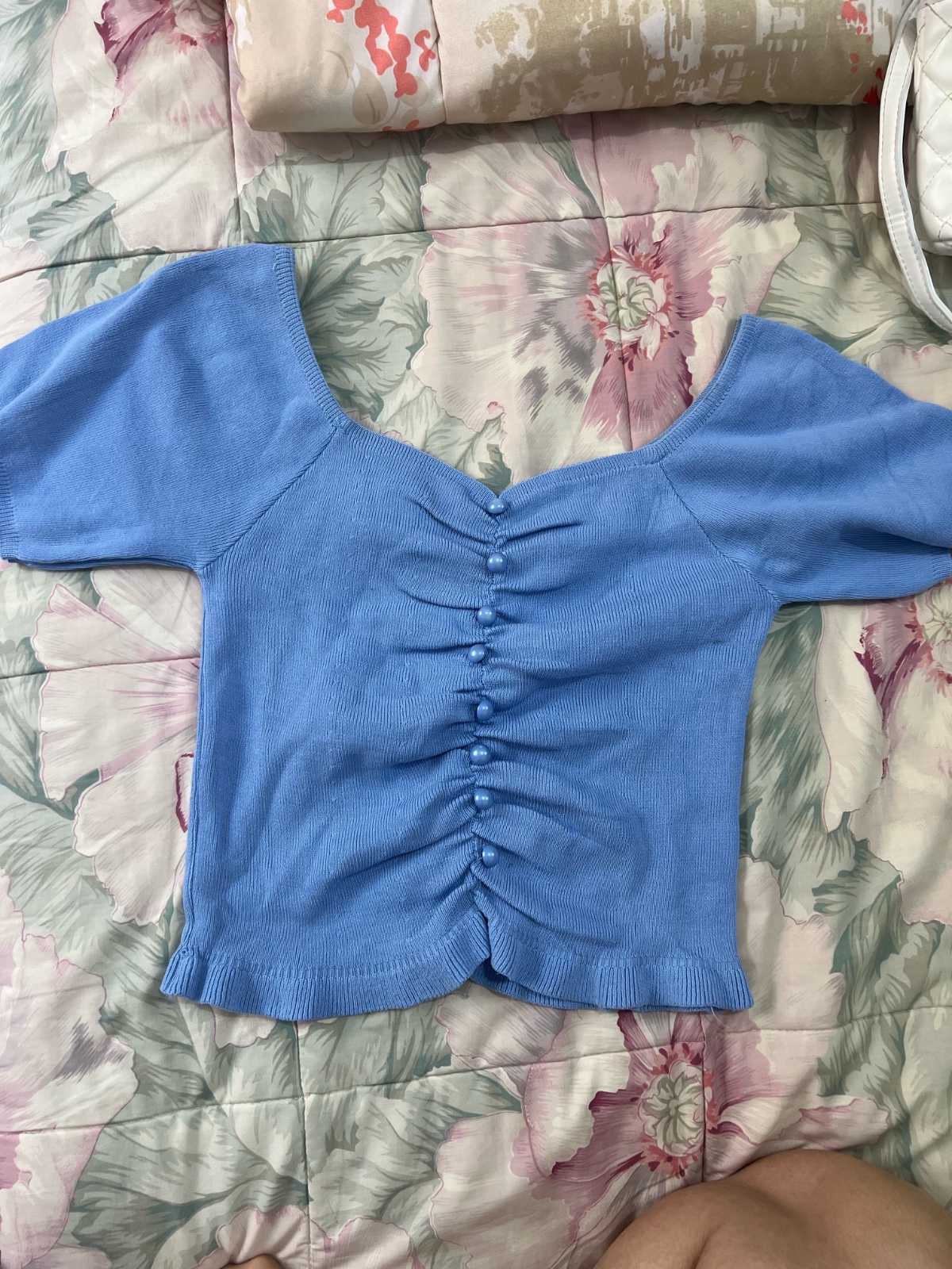 Top d'ete taille S/M elastiquee de tres bonne qualité