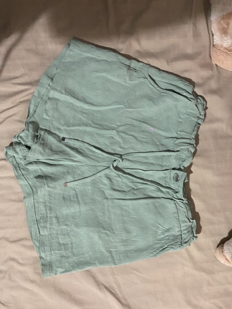 short vert taille M stradivarius