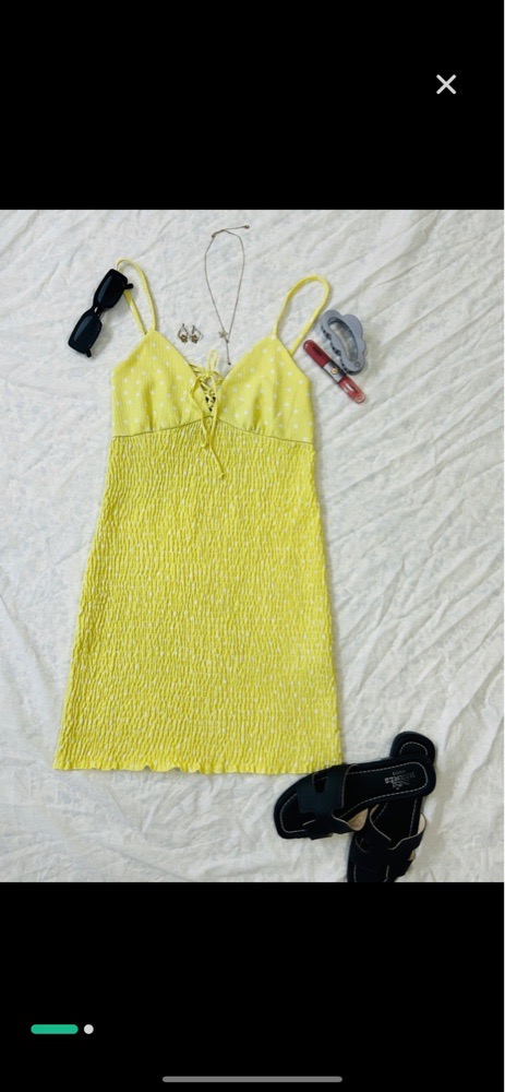 Robe jaune taille s bershka 