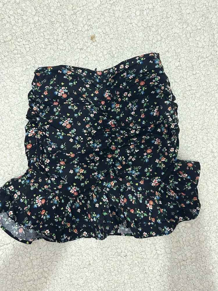 Jupe bershka taille S a 40dt