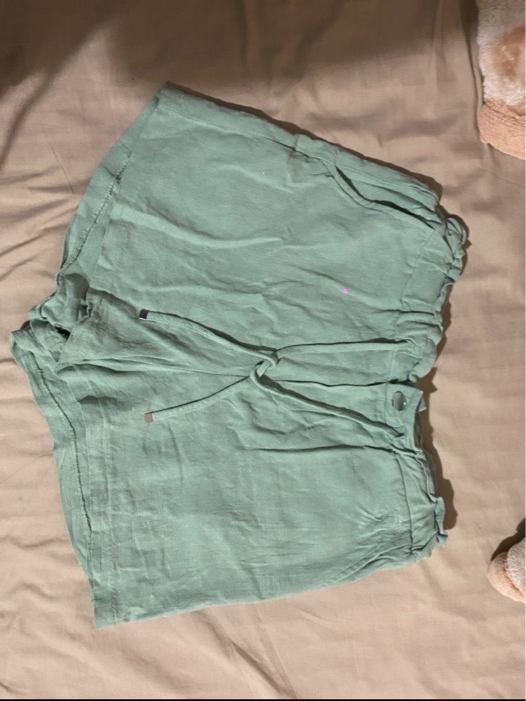 Short stradivaruis  taille M/L