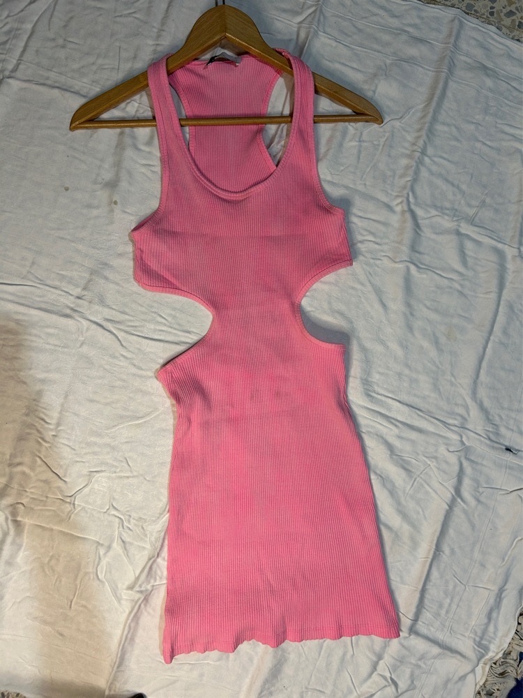Robe rose taille M bershka