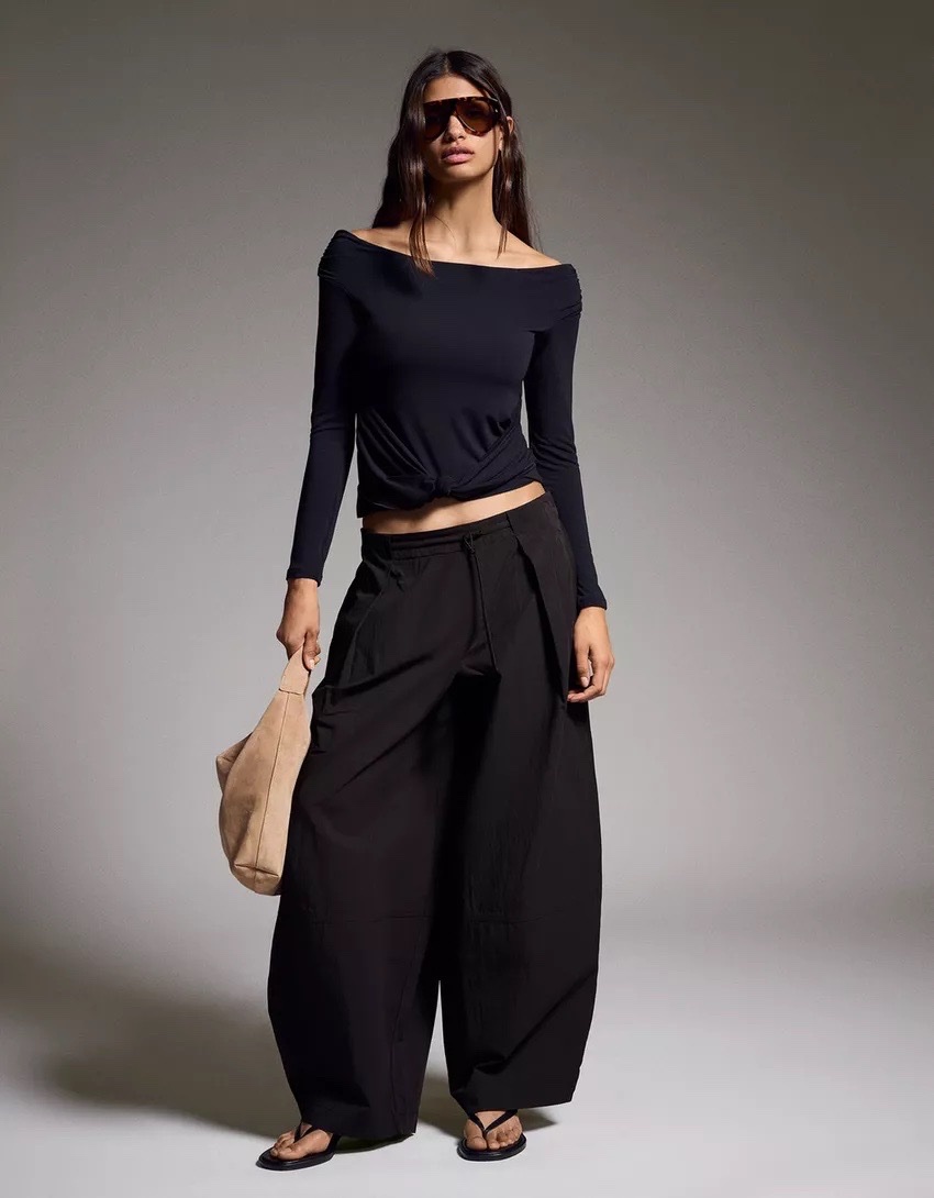  PANTALON TECHNIQUE À PLIS