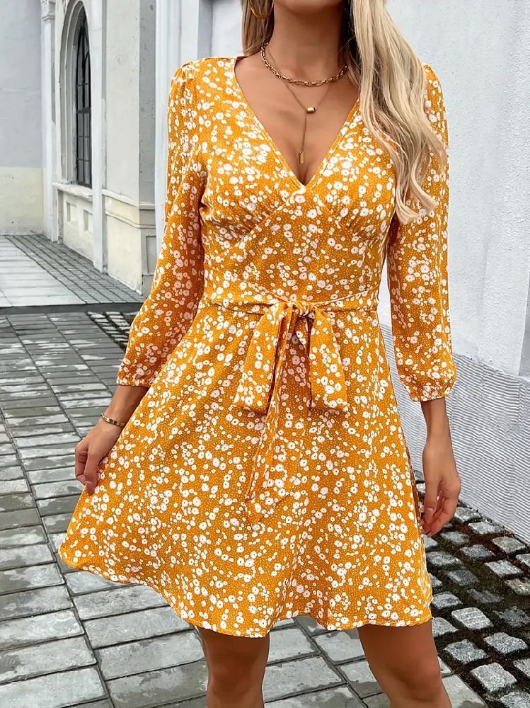 Robe taille xs/S couleur jaune 💛💛💛💛💛💛💛⭐⭐