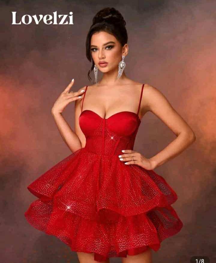 Mini robe rouge avec volant