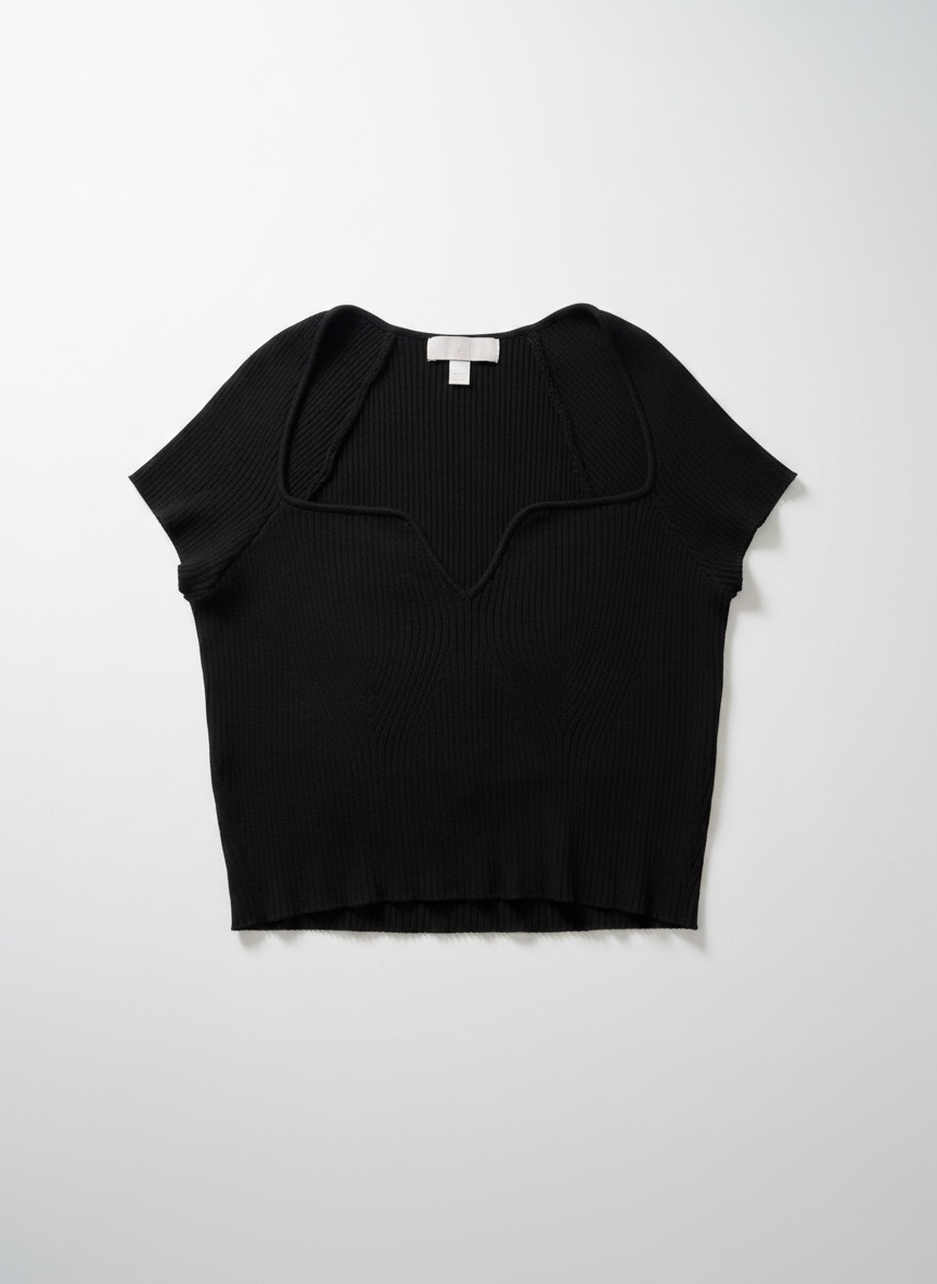 Pull noir en cote 