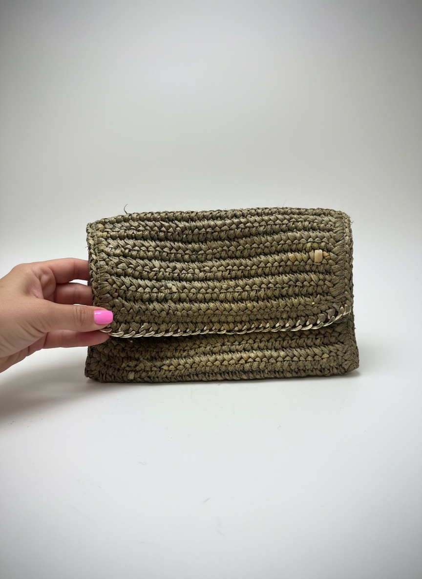 Pochette en rafia 