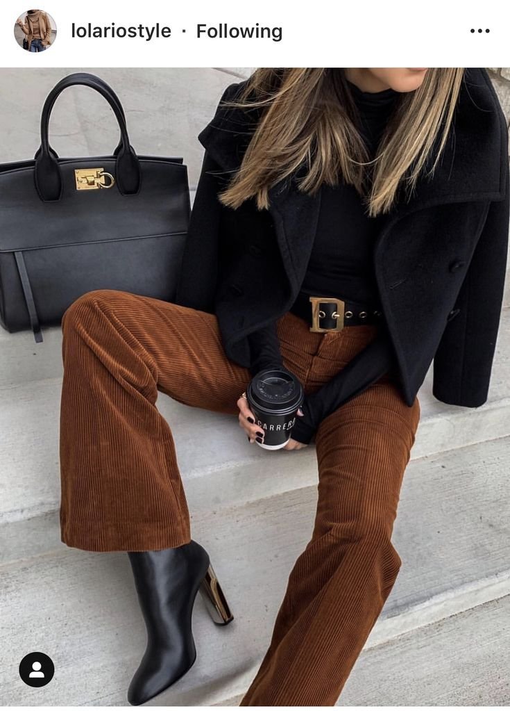 Pantalon en velours côtelé. 