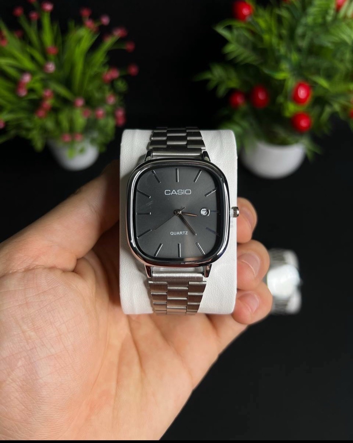 Casio quartz square argent noir
