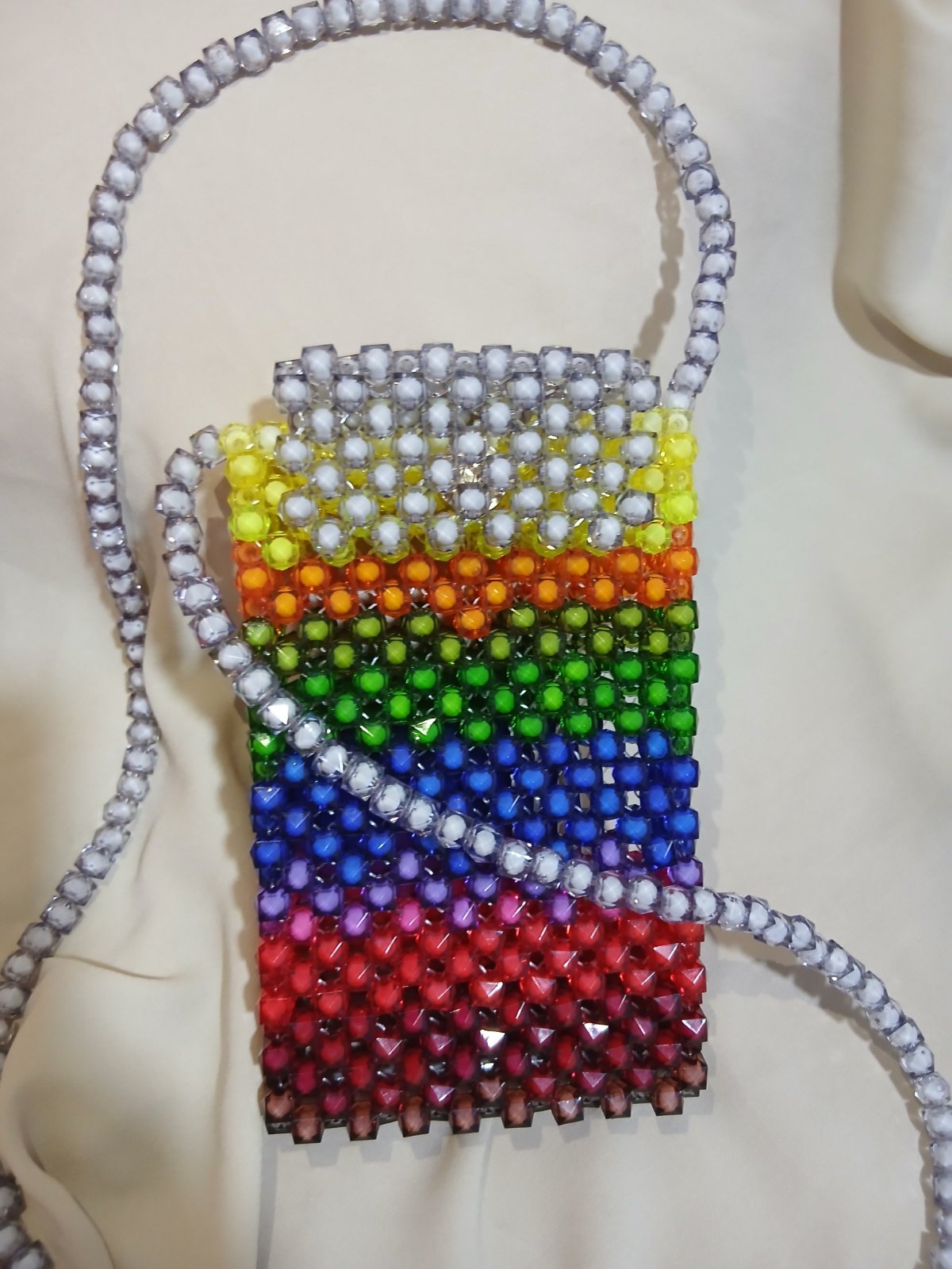 Sac à main en perles fait main - Motif arc-en-ciel
