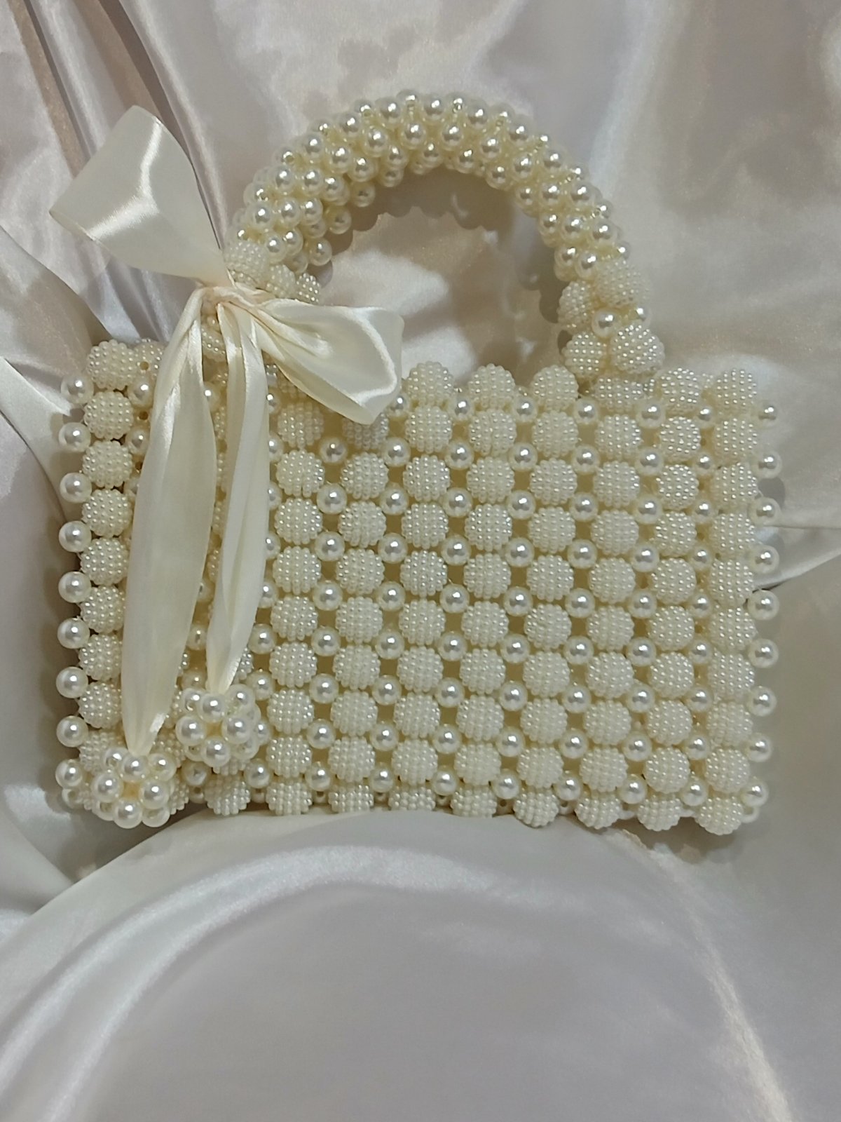 Sac fait main en perles blanche