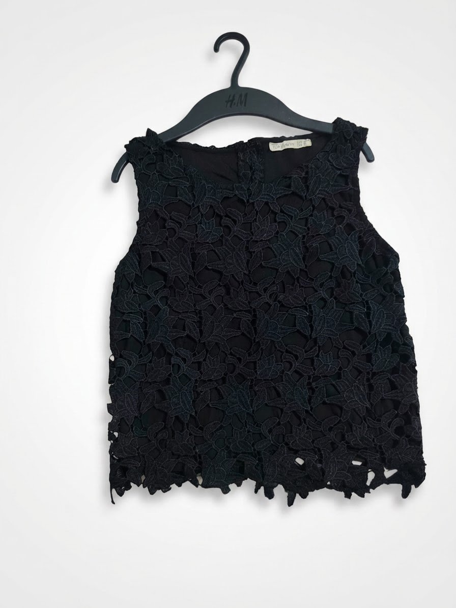 Top en dentelle noire 