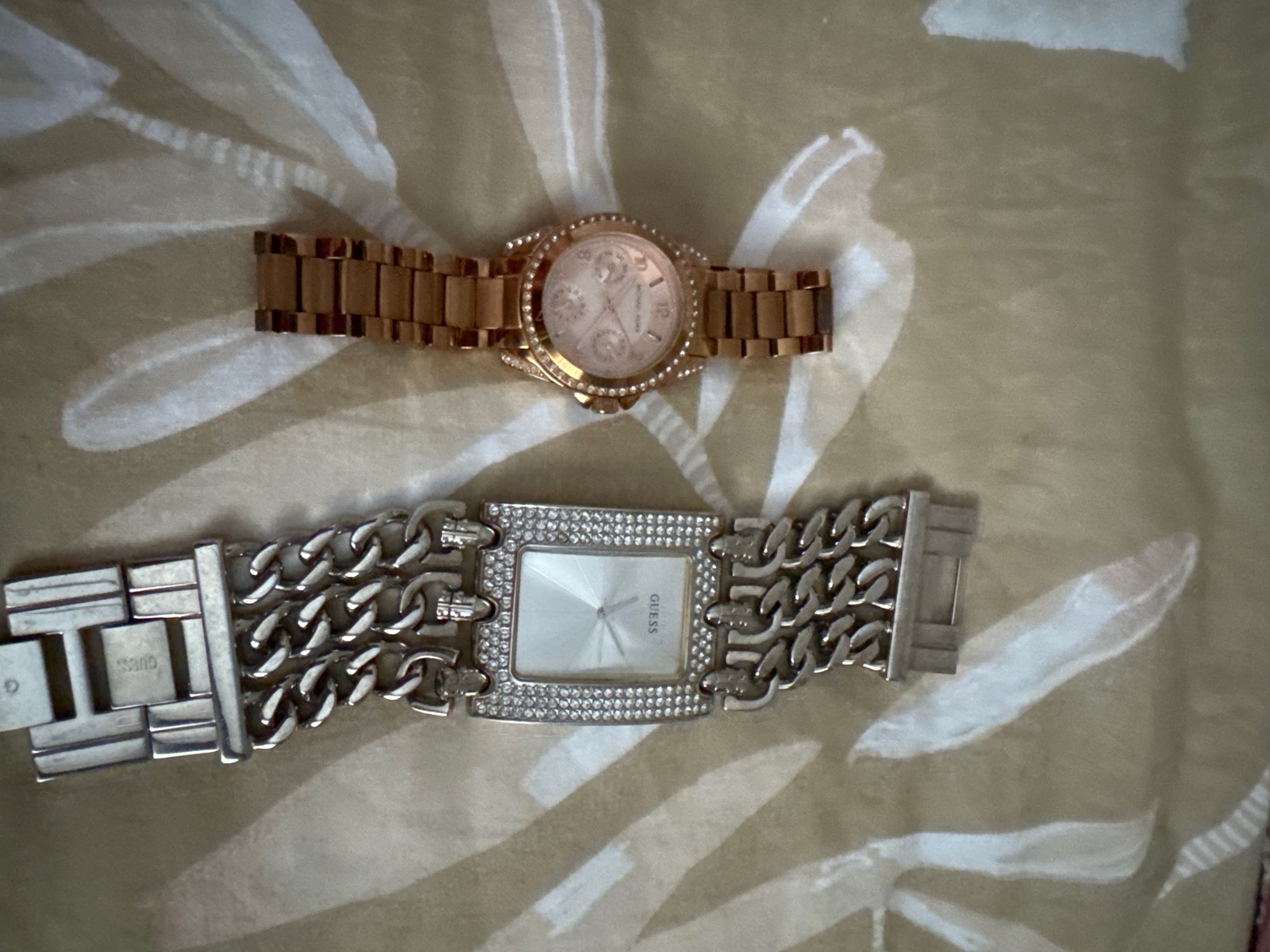 Lot de montre guess et michael kors 