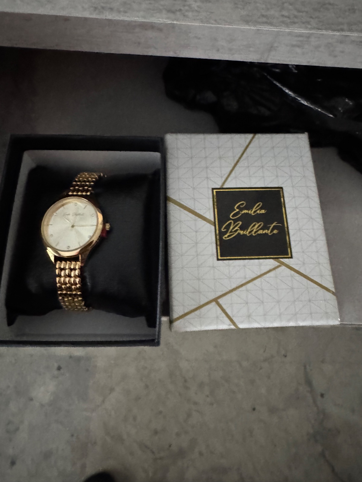 Montre neuf emilie brillante