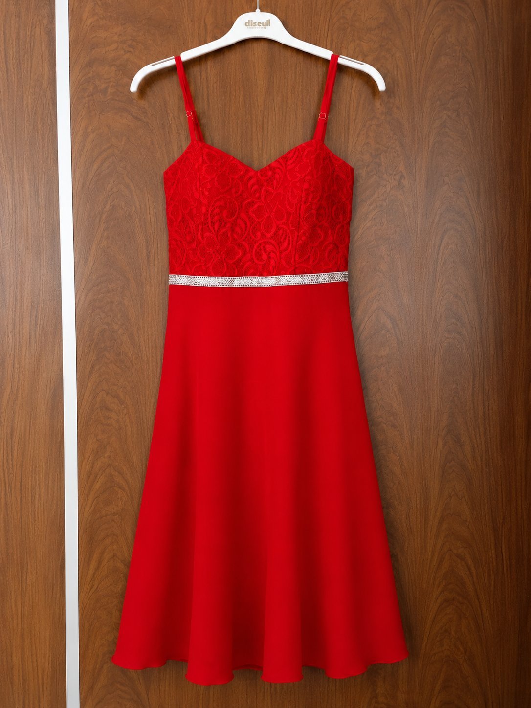 Robe rouge élégante 