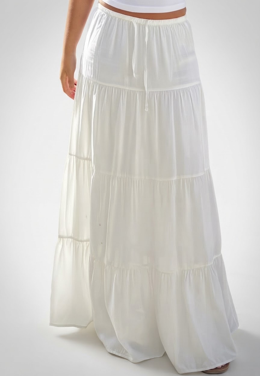 Une longue jupe blanche