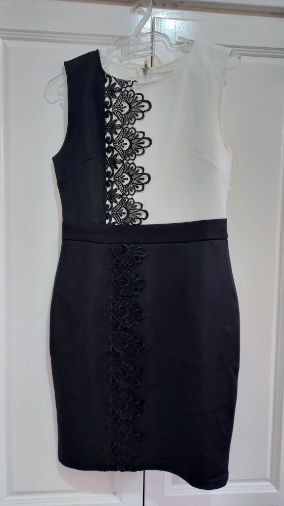 robe noire et blanc