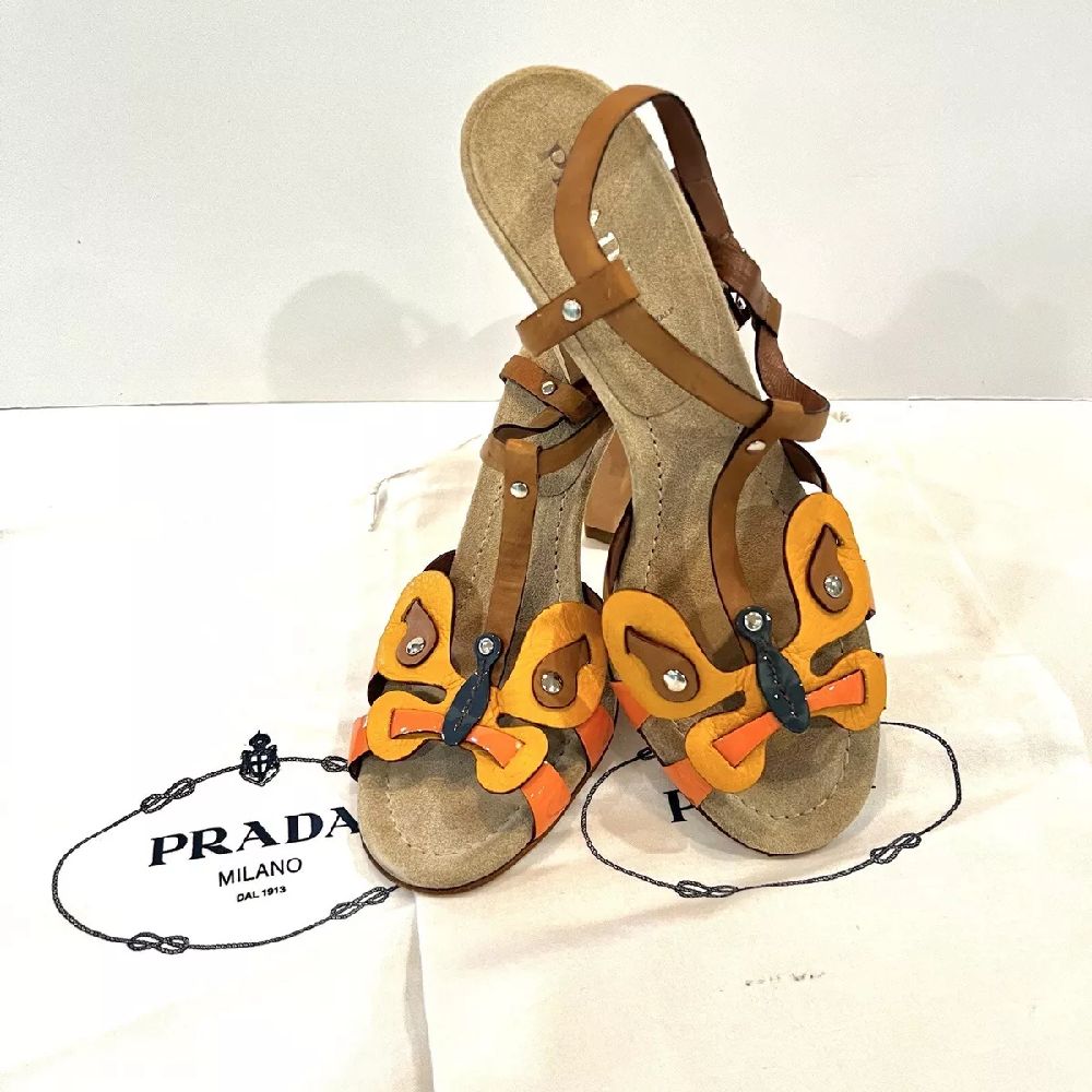 Sandales à talons papillon Prada, pointure 38,5/8,5, en cuir italien Monster🦋