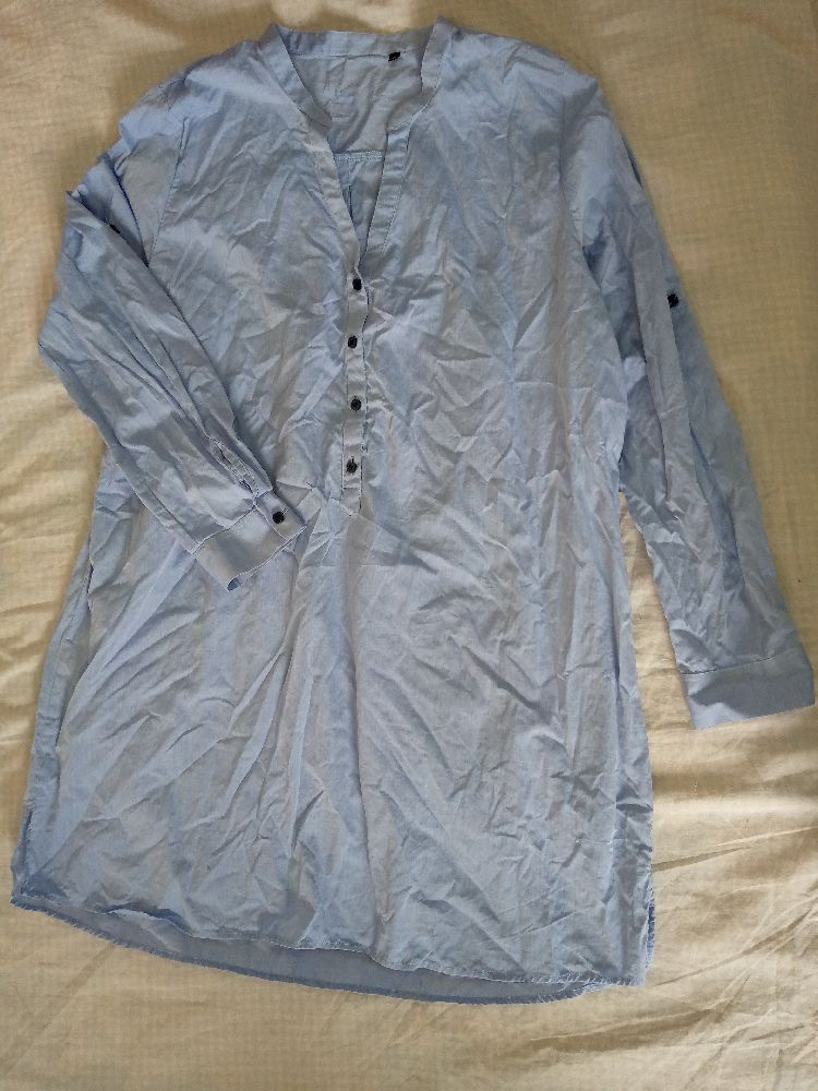 chemise bleu ciel neuve jamais portée 