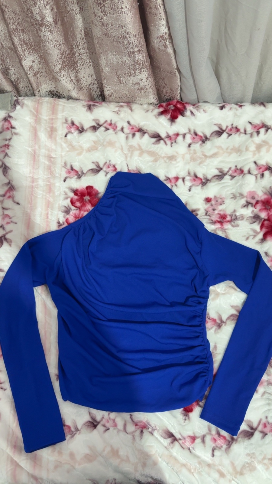 Pull bleu roi 