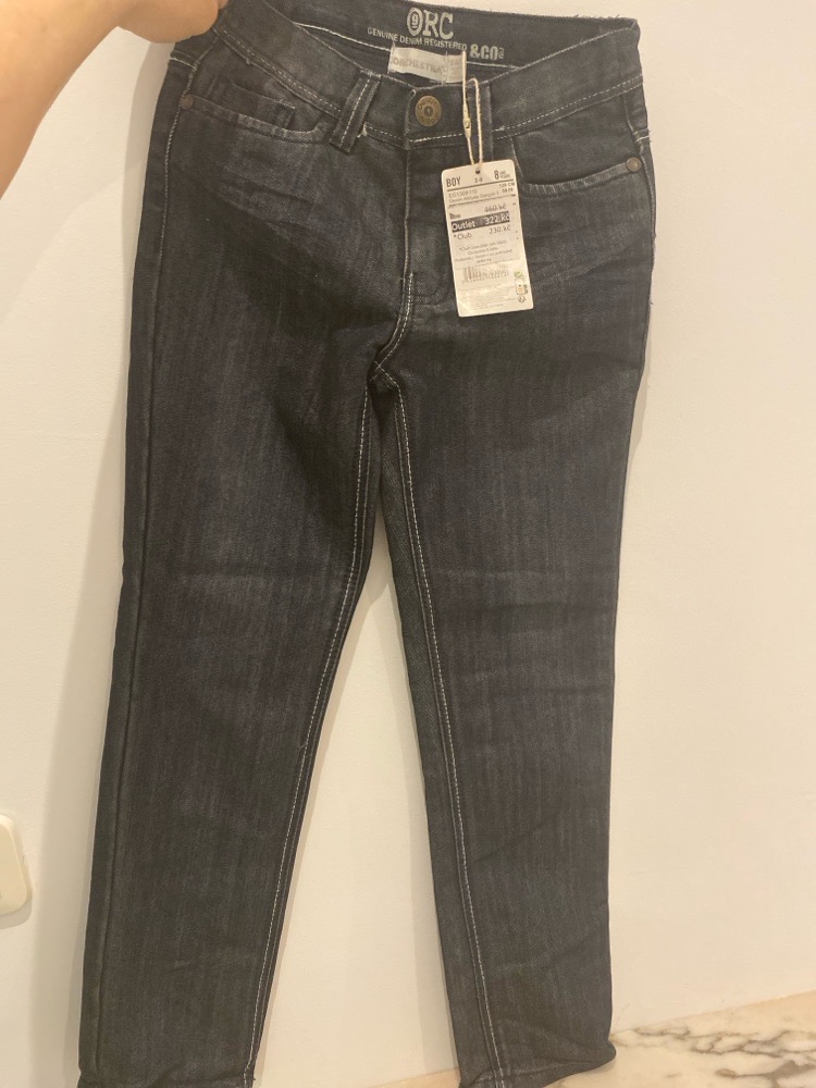 pantalon jeans avec tikets taille 8 