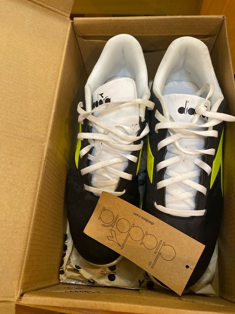 Spadri de foot tres bonne etat, porté une seule fois  poiture 39 p