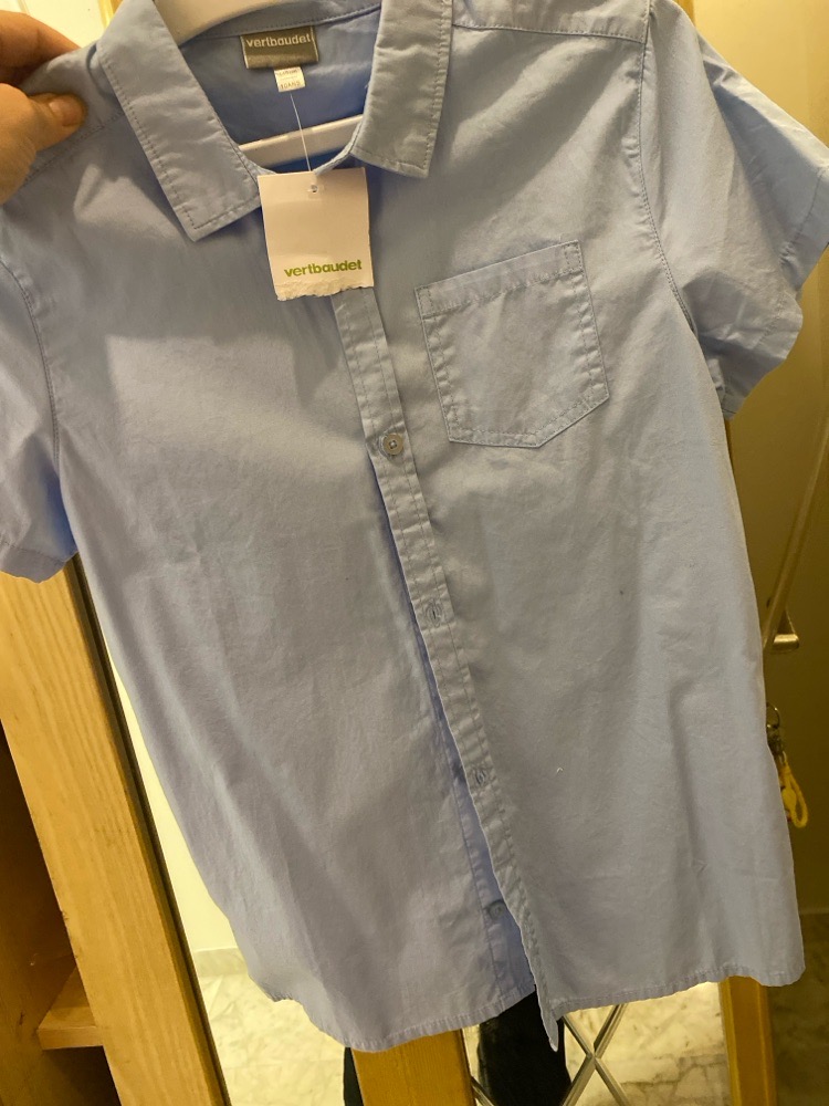 chemise neuf avec etiquette la taille 10