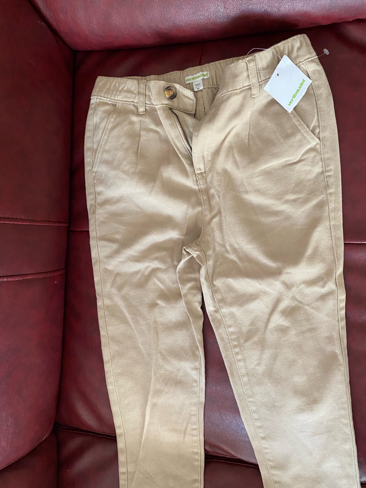 Pantalon neuf avec etiquette Taille 9ans