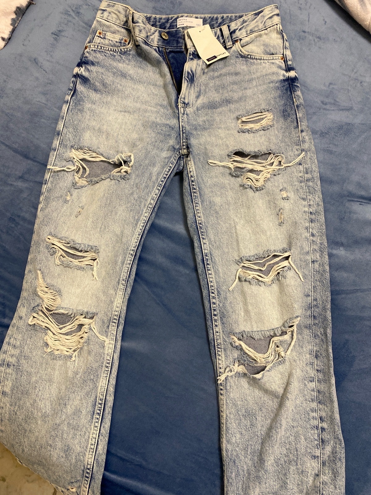 Jeans bershka neuf avec etiquette 