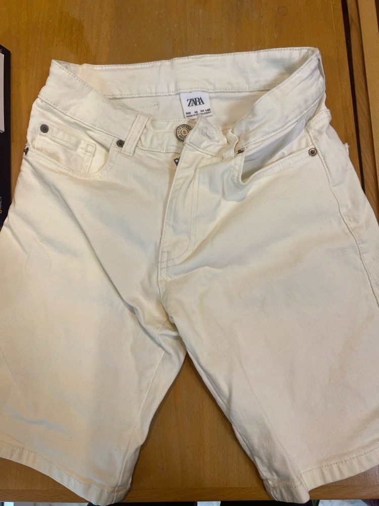 Short zara 10ans bon etat
