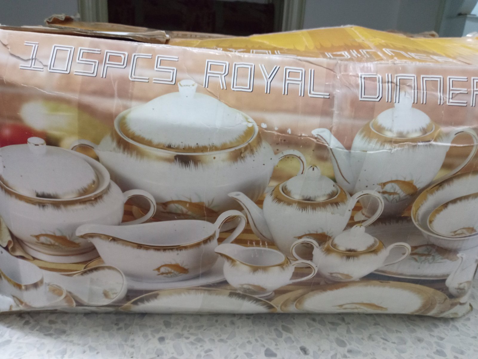 Service à table vrai porcelaine 