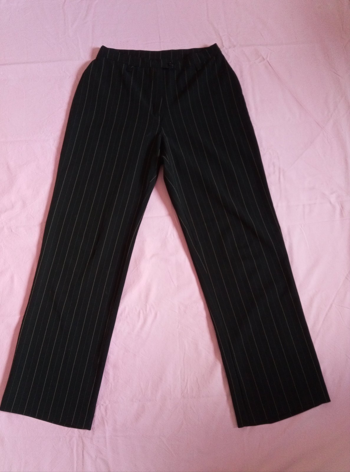 Pantalon de costume noir à fines rayures – Coupe droite