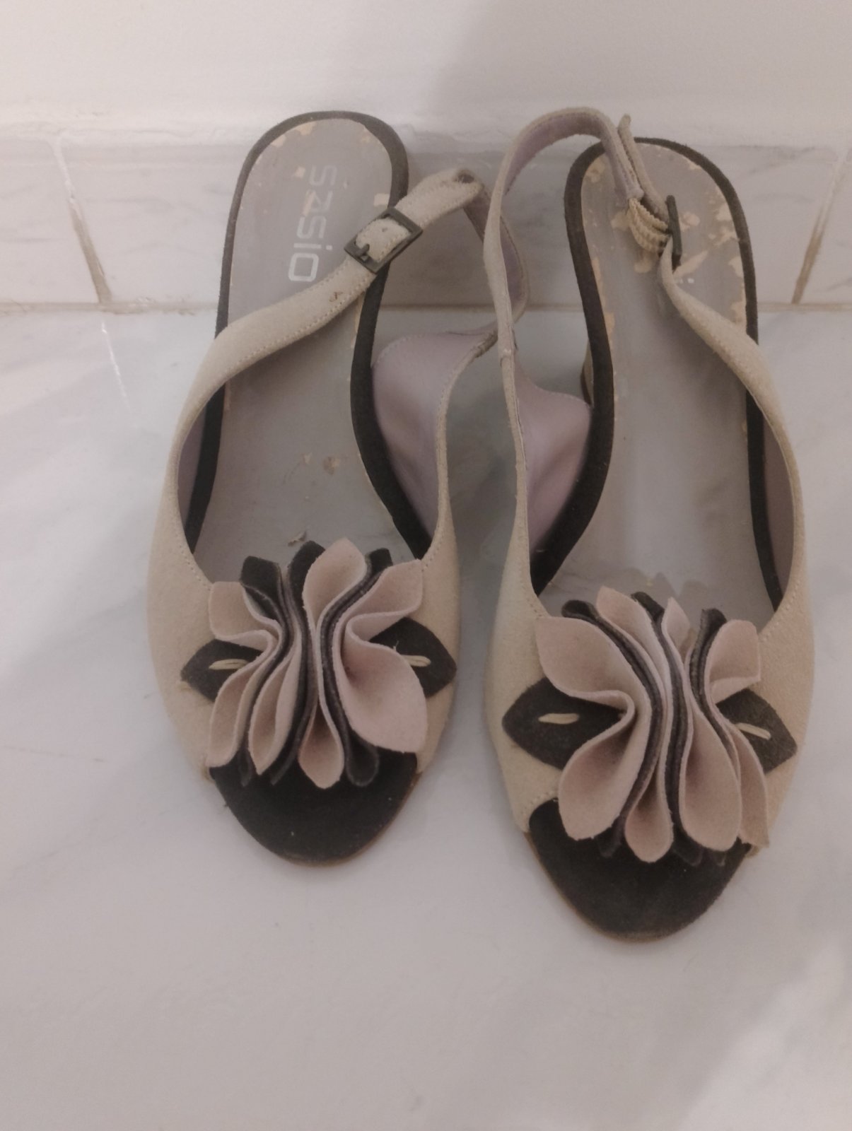 Talons compensés beiges