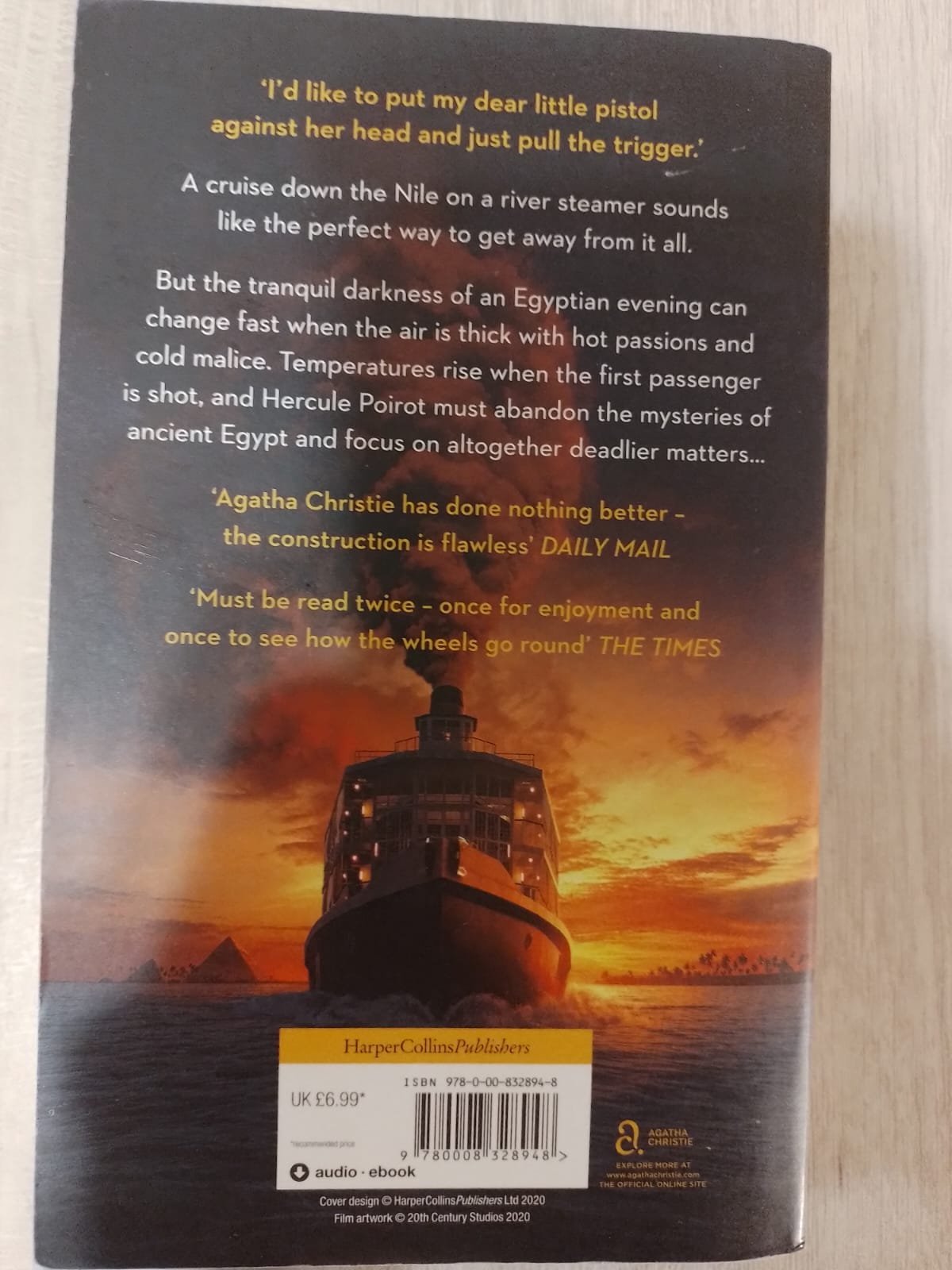 Livre book roman thriller  "Death on the nile" de Agatha Christie 