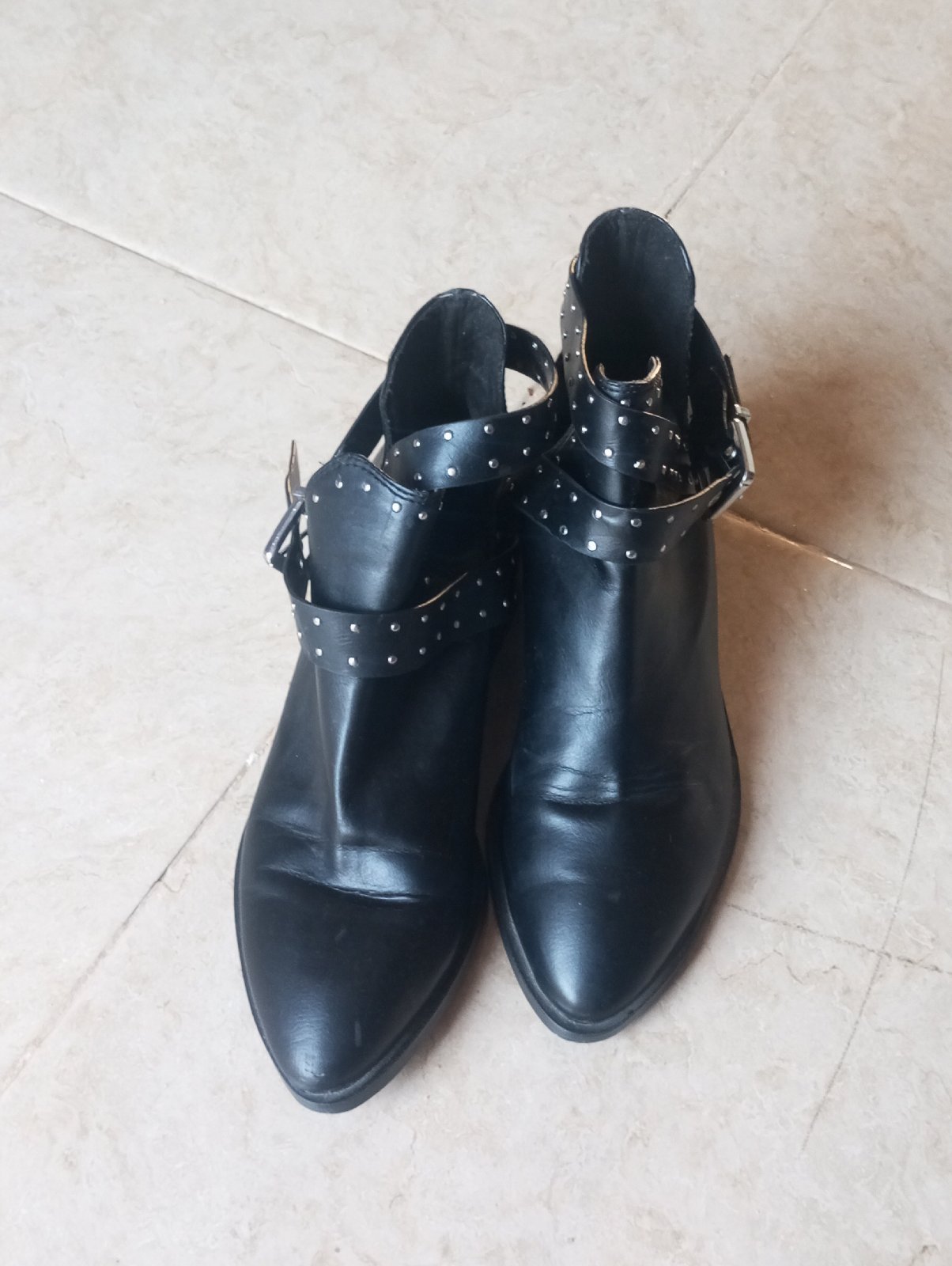Bottines cloutées pull&bear (pointure 38)