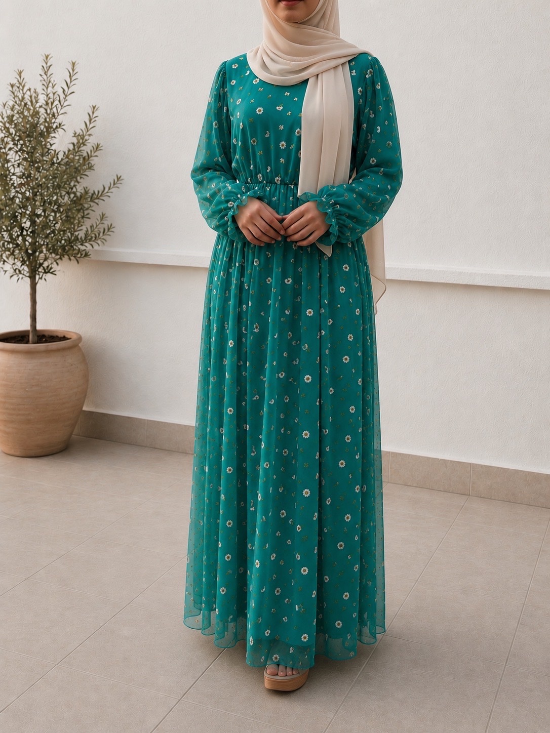 Robe longue élégante en tulle brodé – couleur vert émeraude