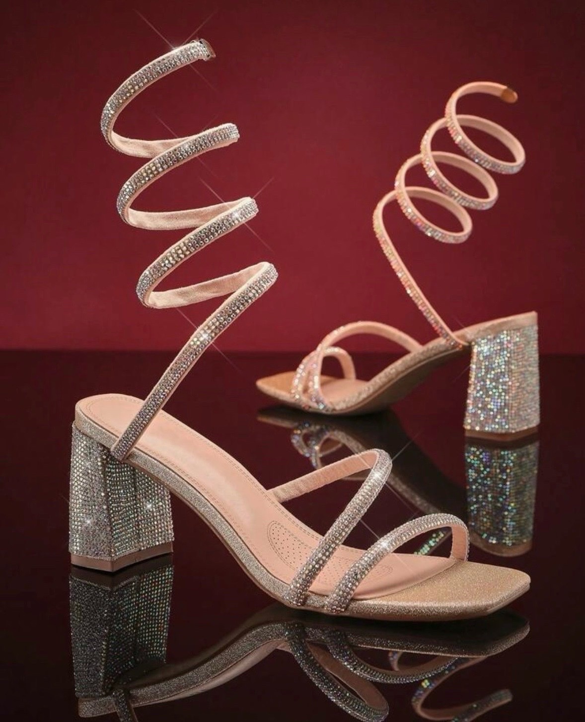 Sandales avec bride spirale ornée de strass Couleur Champagne