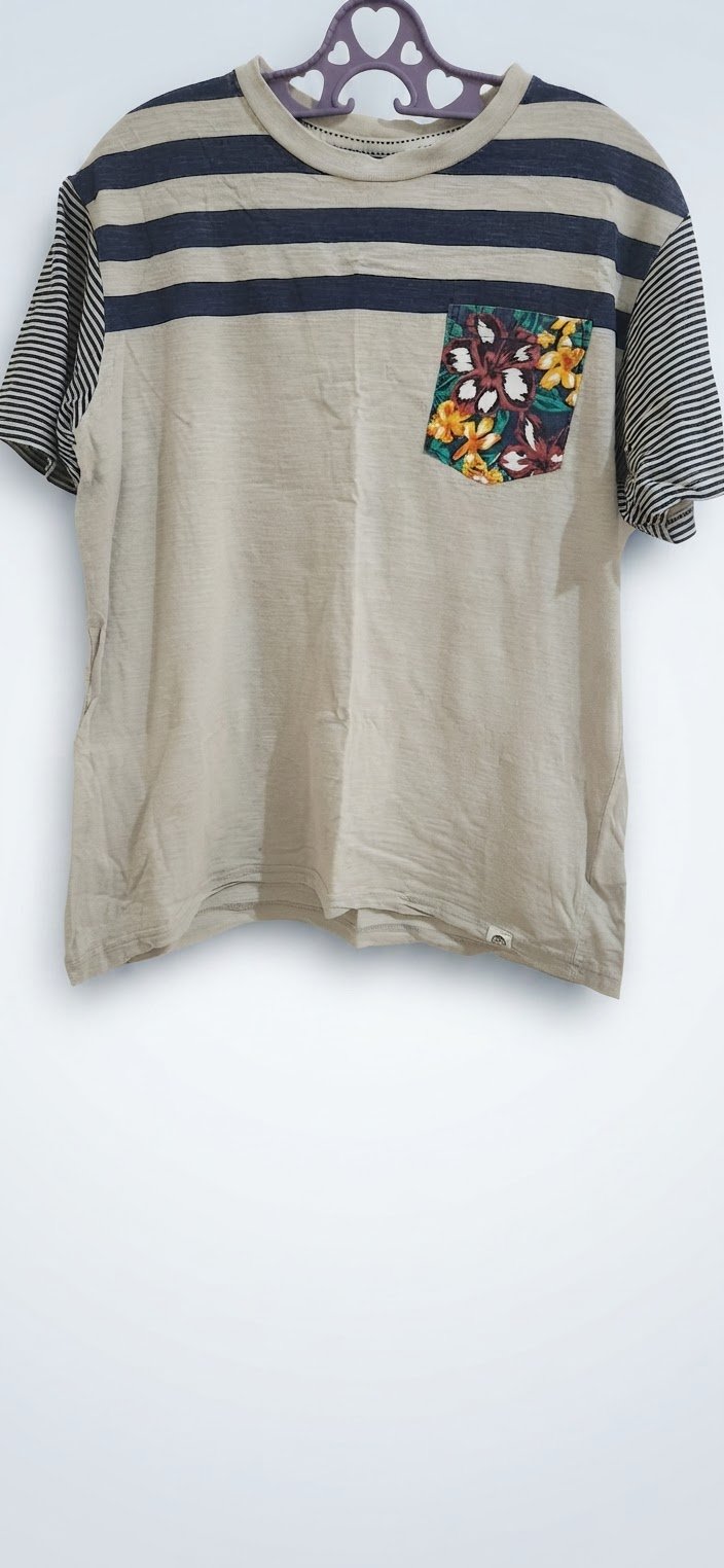 Tee shirt