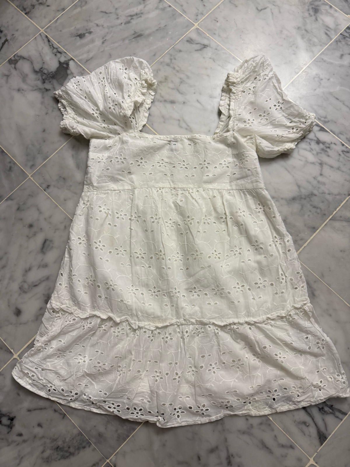 Robe blanche broderie anglaise