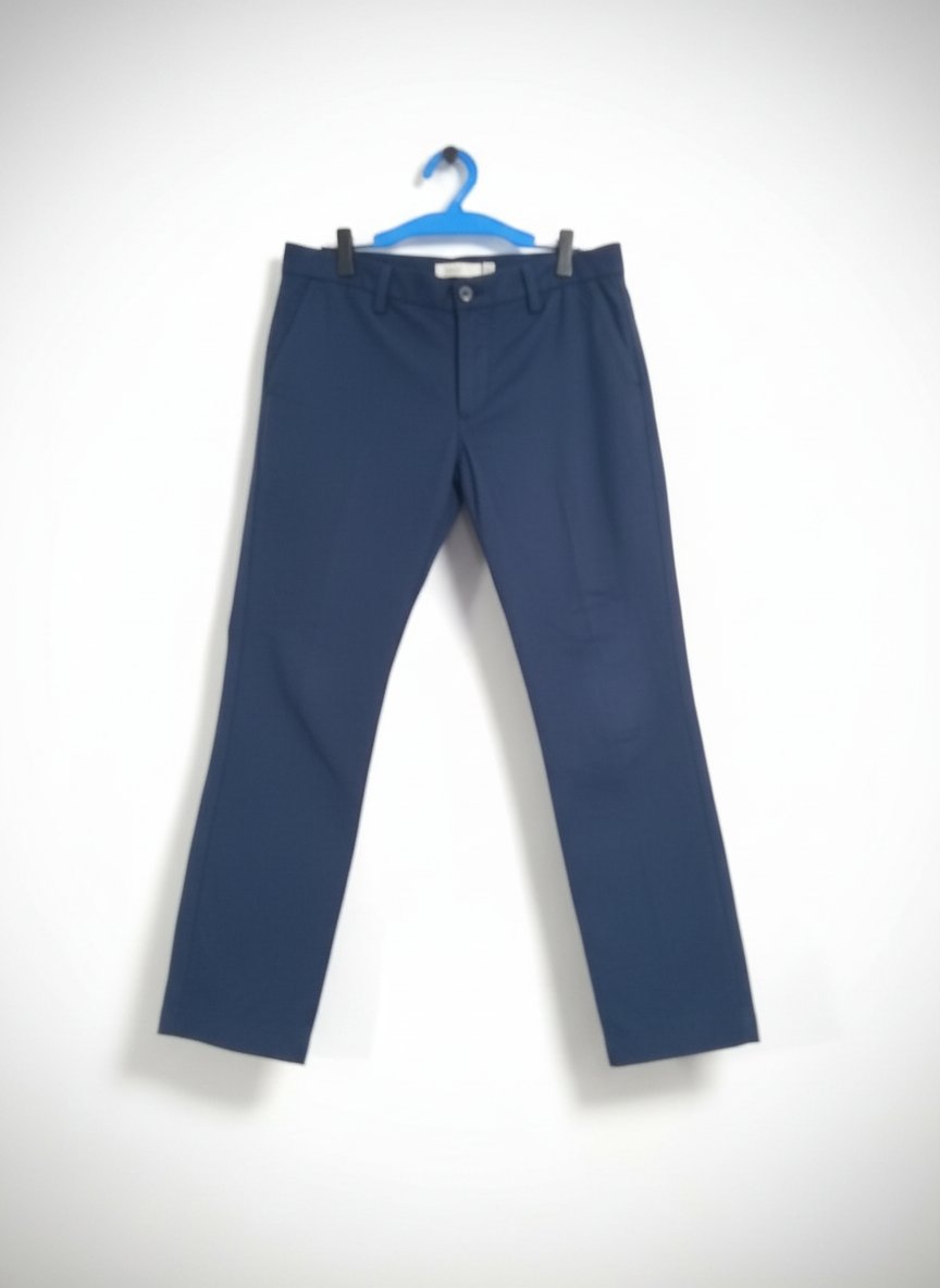 Pantalon bleu de la marque Zara et de taille 38