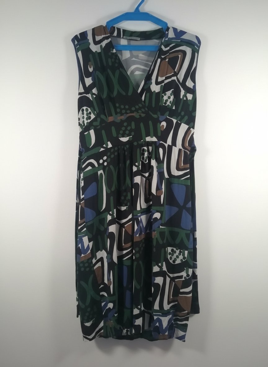 Robe de taille M de couleur (verte blanc bleu)
