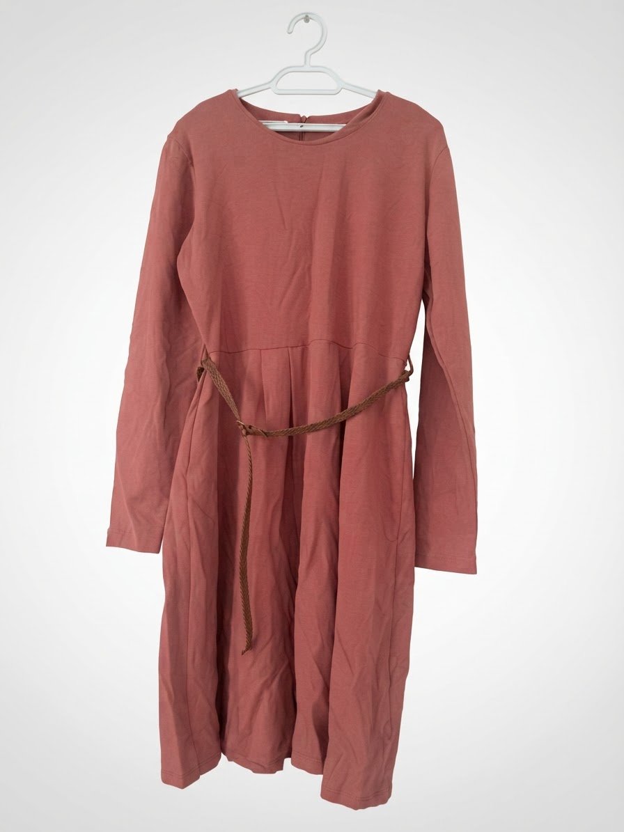 Robe avec ceinture marron de la marque Zen basic taille XL