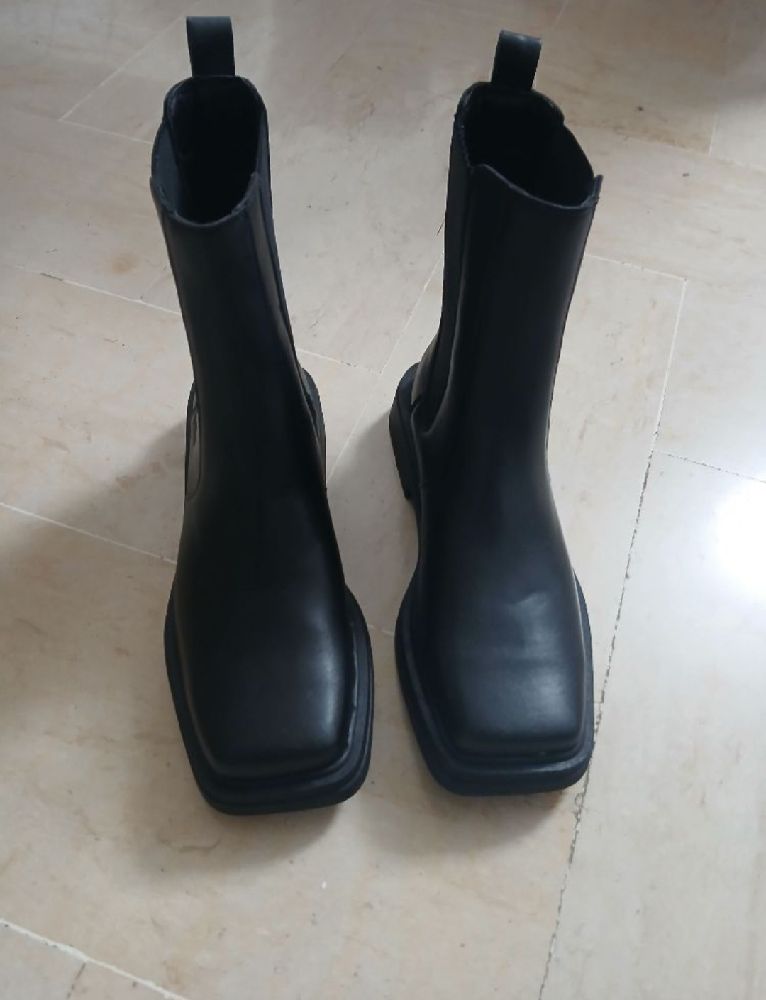 Bottes Noires