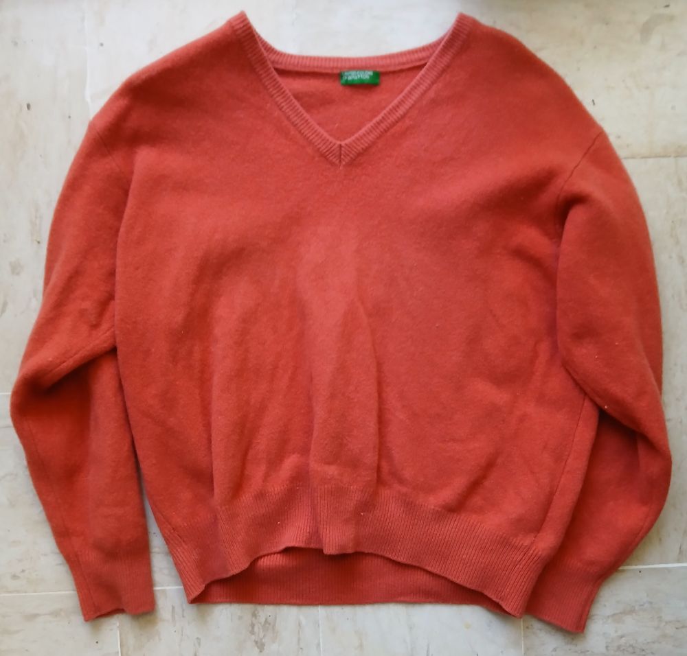 Pull col v de la marque UNITED COLORS OF BENETTON 